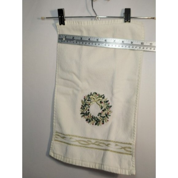 Set Of 6 Holiday Towels 1 Bath 2 Hand 3 Face Christmas Berry Wreath Gold Trim - Picture 9 of 11